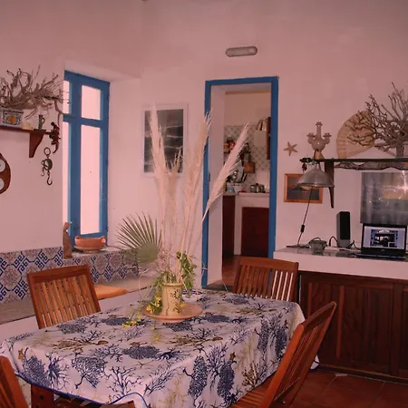 Casa Conti Tatil Evi Alicudi