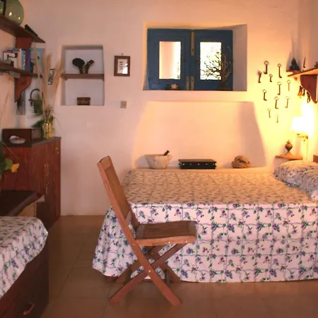 Casa Conti Tatil Evi Alicudi